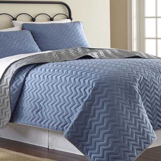 cxmicrotex Reversible Solid Geometric Embossed Quilt Set